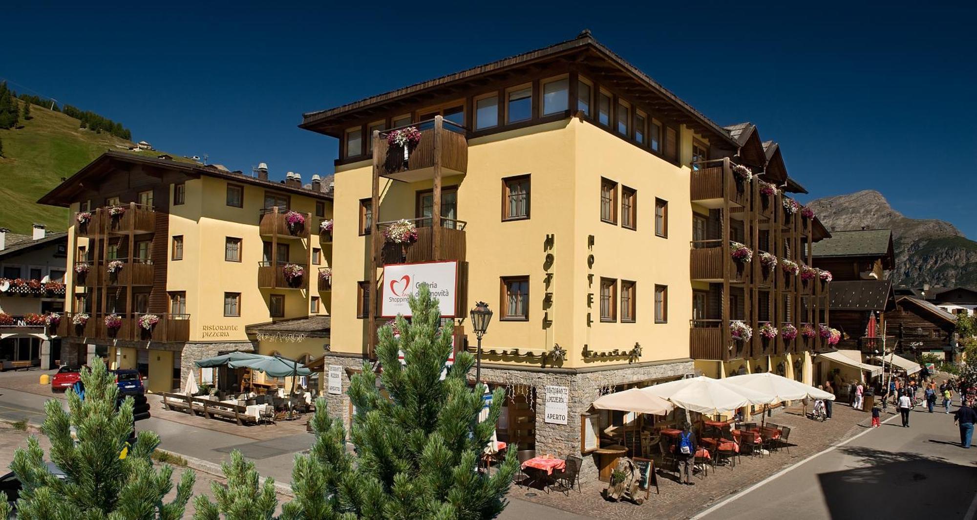 Hotel Touring Livigno Eksteriør bilde