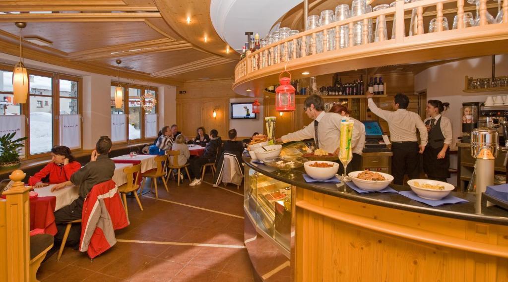 Hotel Touring Livigno Eksteriør bilde